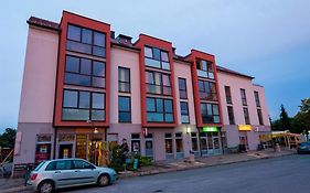 Apartments And Studios Perunika